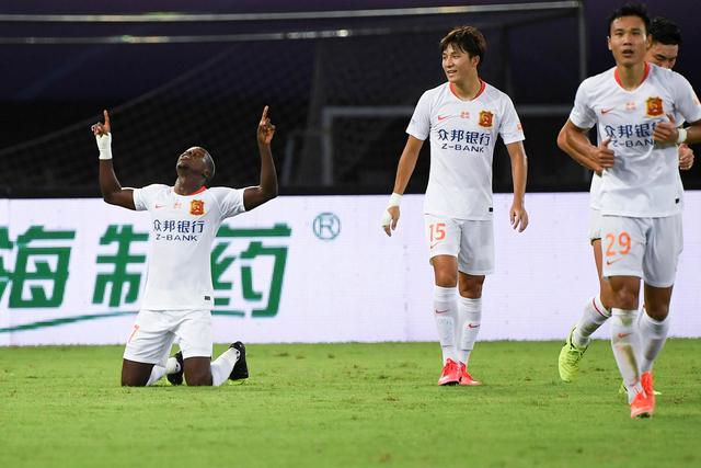 英联杯曼城黑旋风驰骋 数据:纽卡鏖战难取胜